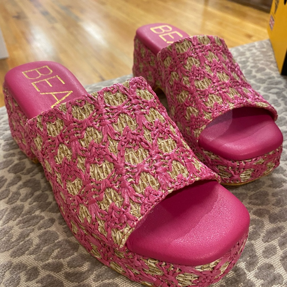 Matisse Cruz Platform Sandal in Hot Pink